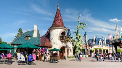 Disneyland Paris se encuentra a 32 km. de la capital francesa.