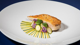 Air France ofrece ocho nuevos platos para la cabina Business, creados por la reconocida y premiada chef Anne-Sophie Pic.