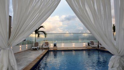 La piscina que ofrece Radisson Hotel Diamond Barranquilla