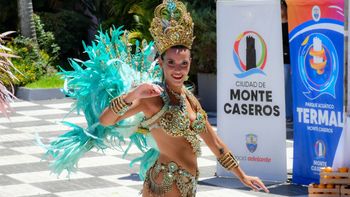 El Carnaval Artesanal de Monte Caseros, en Corrientes, comienza a principios de enero.