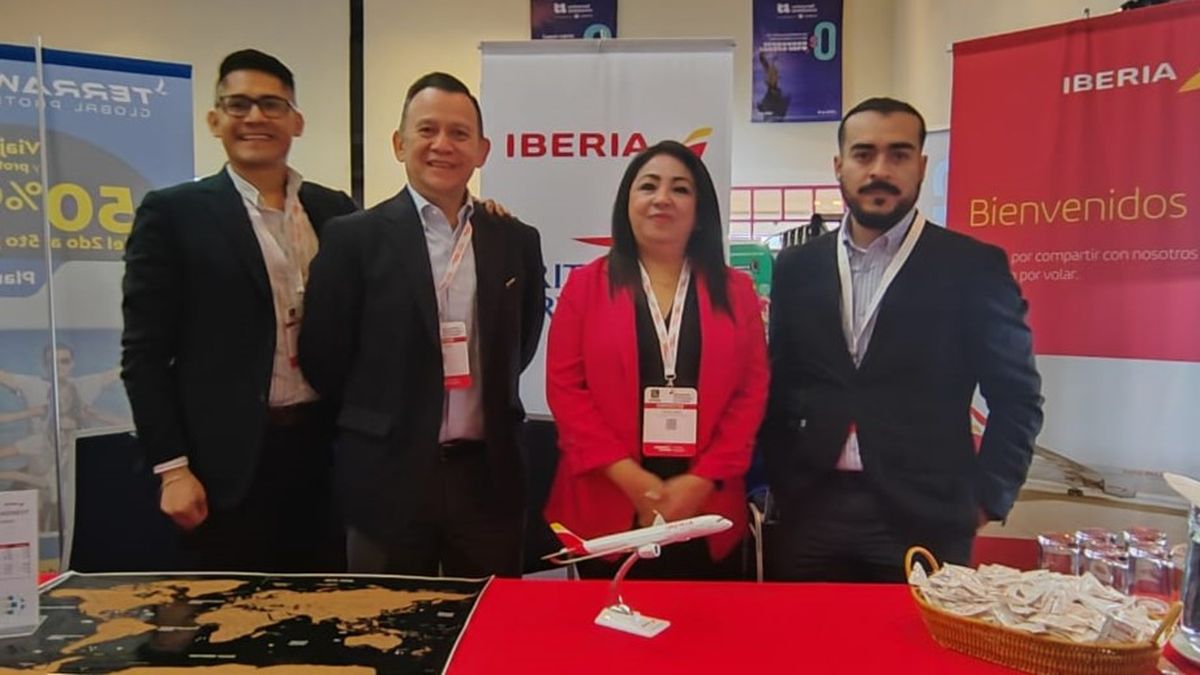 El equipo de Iberia presente en EPTUR 2025.&nbsp;