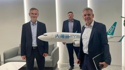 Gregory Taffouraud, director comercial de Euroairlines con Aiden Walsh, director global de Desarrollo de Negocio de Discover the World, e Ian Murray, CEO de Discover the World.