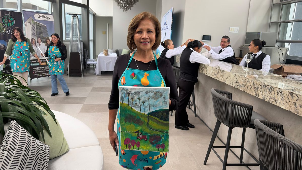 Asistentes a evento de Mis Destinos participaron en una actividad con pintura.