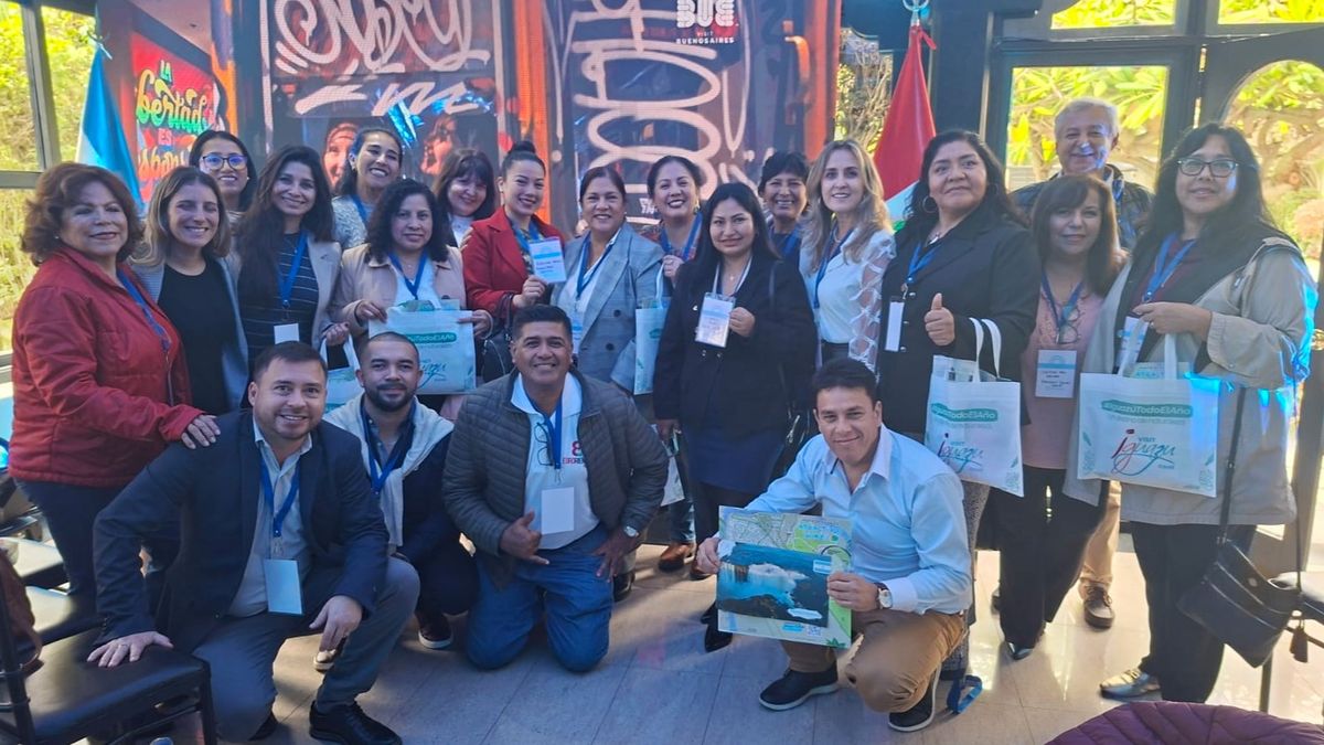 Agencias de viajes y operadores junto al equipo organizador del evento.