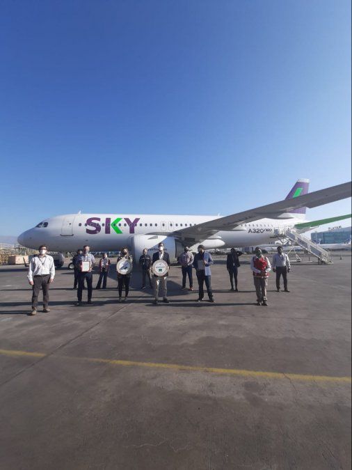 Sky recibió el sello en el Aeropuerto de Santiago. - Ladevi Medios y Soluciones Sky recibió el sello en el Aeropuerto de Santiago.