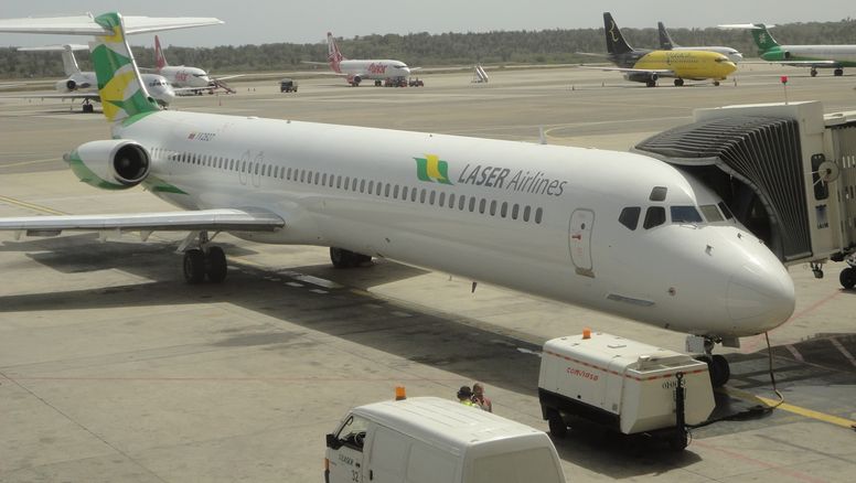 Uno de los McDonnell-Douglas MD82 de Laser Airlines.
