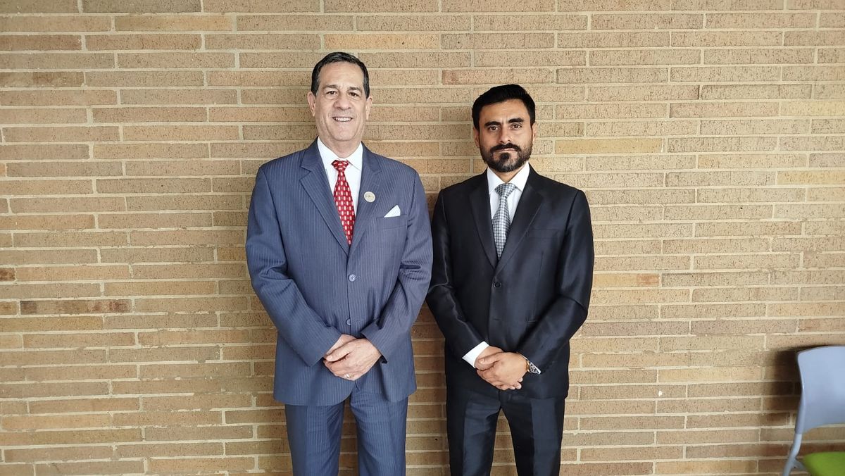 Ricardo Baraybar, Subdirector de Promoci&oacute;n de Turismo Receptivo PromPer&uacute; y Jorge Jayo, presidente de Asotur.