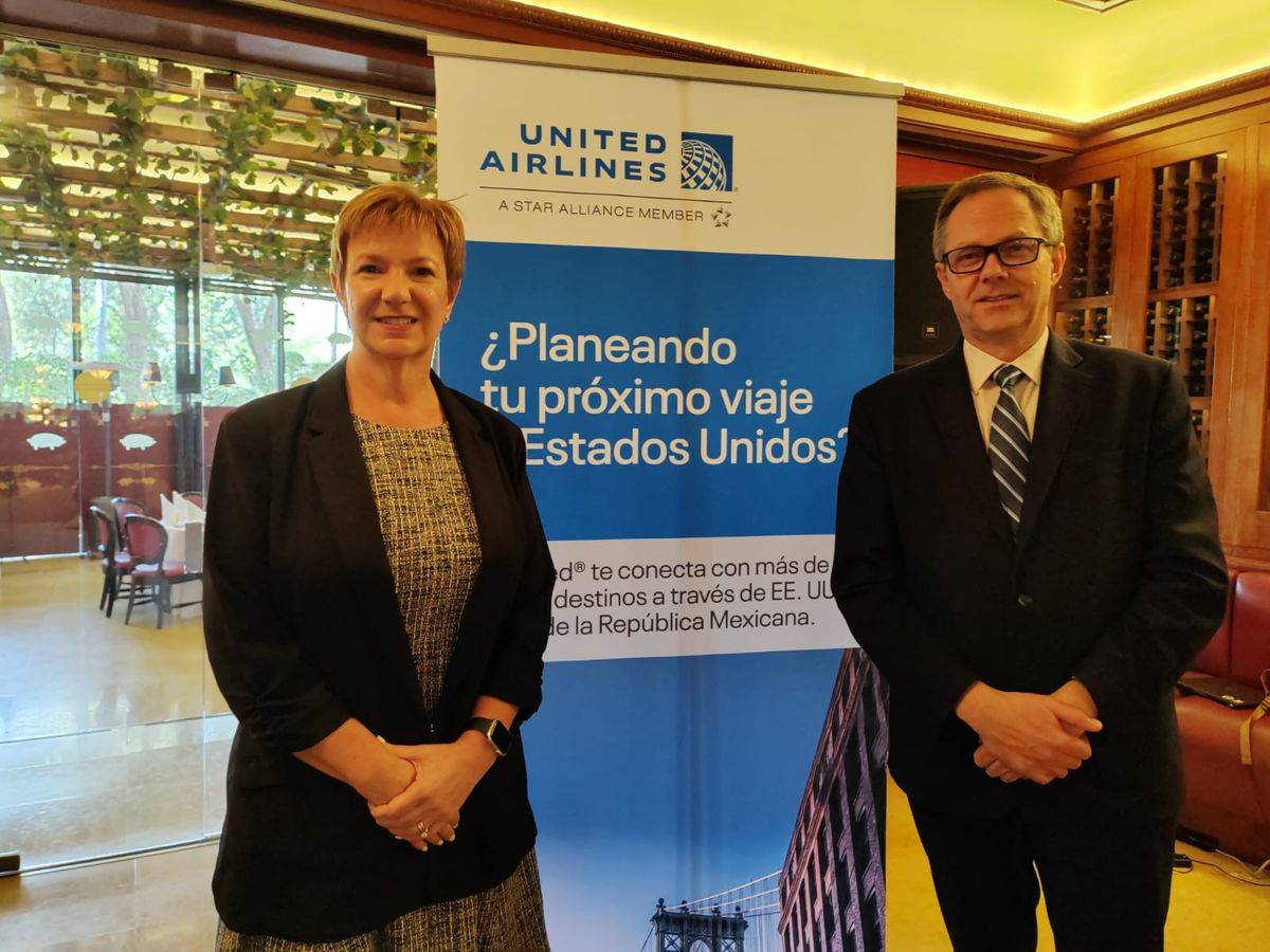 Christine Valls y Rolf Meyer son directivos comerciales de United Airlines.&nbsp;