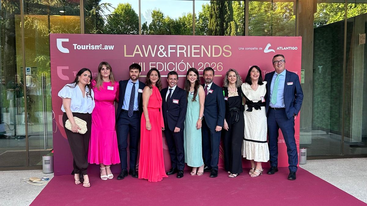 Equipo de Tourism and Low (Grupo Atlántigo)