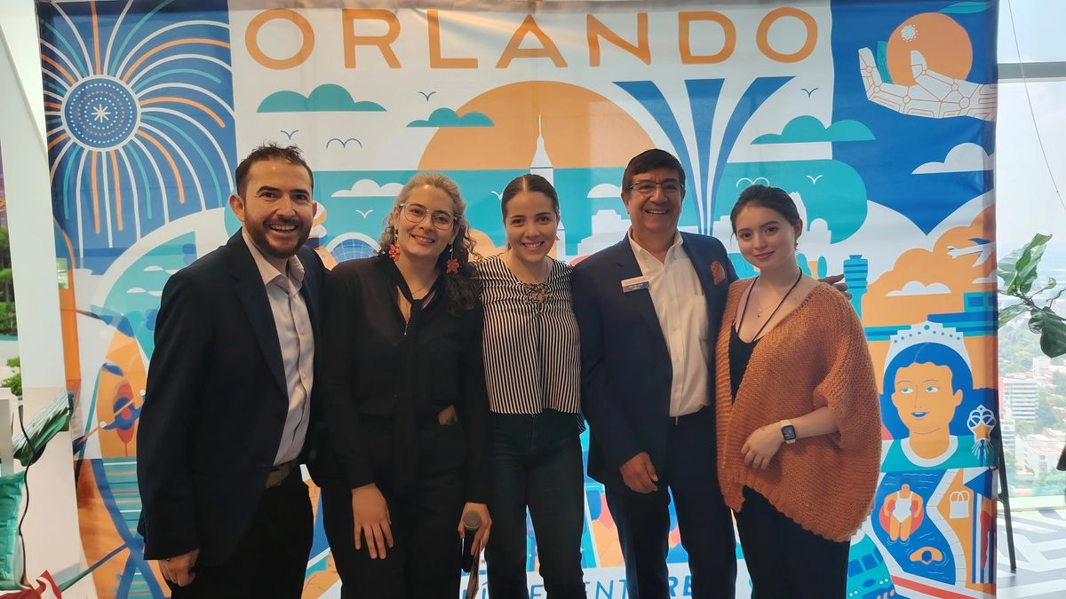 Leo Salazar y el equipo de Edelman, agencia de RP de Visit Orlando.&nbsp;