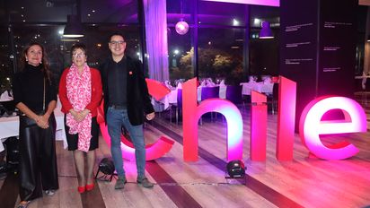 Marcela Aravena, directora de ProChile en Colombia; María Inés Ruz Zañartu, embajadora de Chile en Colombia; y Michael Alejandro Carmona, representante de la Subdirección de Marketing de Sernatur.