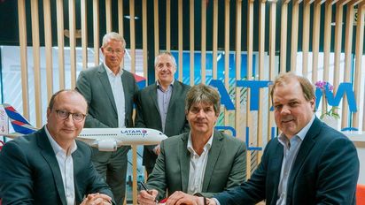 Ejecutivos de Latam Airlines y LAP sellaron el acuerdo.