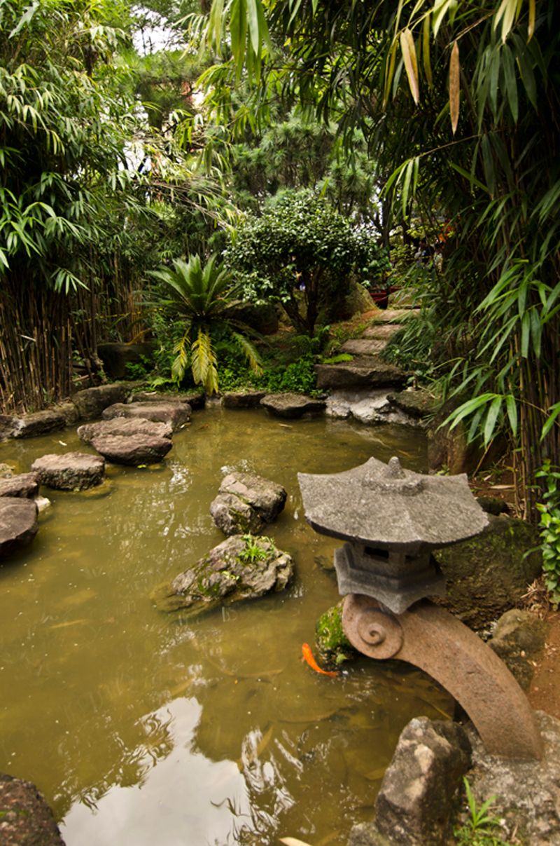 Jardín oriental en el barrio de Liberdade, donde se respira la diversidad cultural de San Pablo.