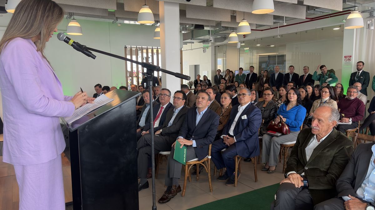 Presentación oficial de alianza entre Intermundial y Equisuiza, en Quito.