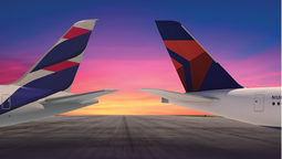 Delta Air Lines: los clientes de los programas de lealtad Delta SkyMiles y Latam Pass pueden acumular y canjear puntos/millas y disfrutar de beneficios recíprocos al viajar en la red del socio.