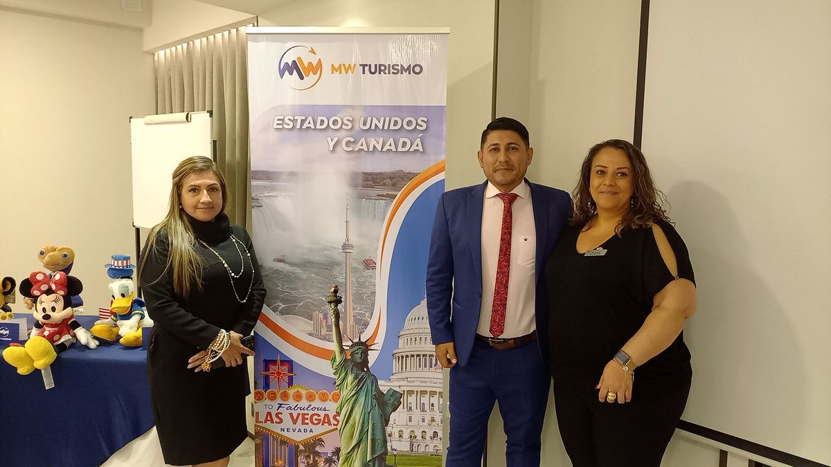Mónica Osorio, gerente general de MW Turismo; Wilmer Constante, presidente de MW Turismo; y Silvina Berti, Sales Manager Latinoamérica del tour operador City Tours. 