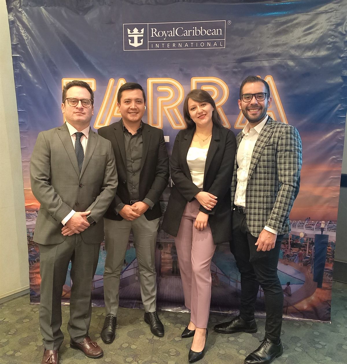 Representantes de HDP Representaciones sede Quito estuvieron presentes en la capacitación de Royal Caribbean. - Ladevi Medios y Soluciones Representantes de HDP Representaciones sede Quito estuvieron presentes en la capacitación de Royal Caribbean.