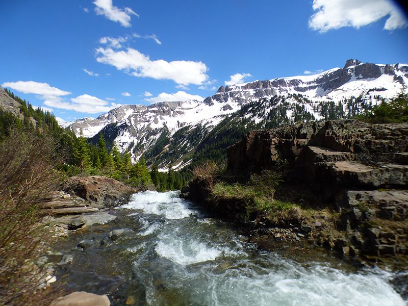 Los viajeros que llegan a Ouray pueden entrar en contacto con las montañas más agrestes.