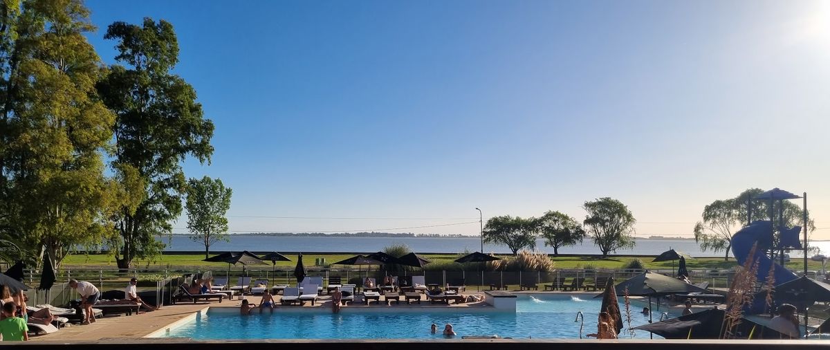 Escapadas de verano: te contamos cuales son los restaurante con pileta que tenés que conocer.