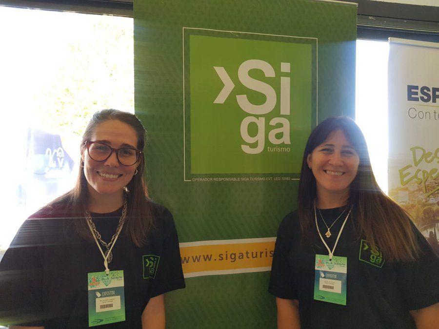 Laura De Tulio, vendedora, y Milagros Álvarez, supervisora del equipo de ventas, de Siga Turismo.&nbsp;