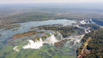 Cataratas del Iguazú: te compartimos cuáles son las características que diferencian a este famoso atractivo desde Argentina y Brasil.