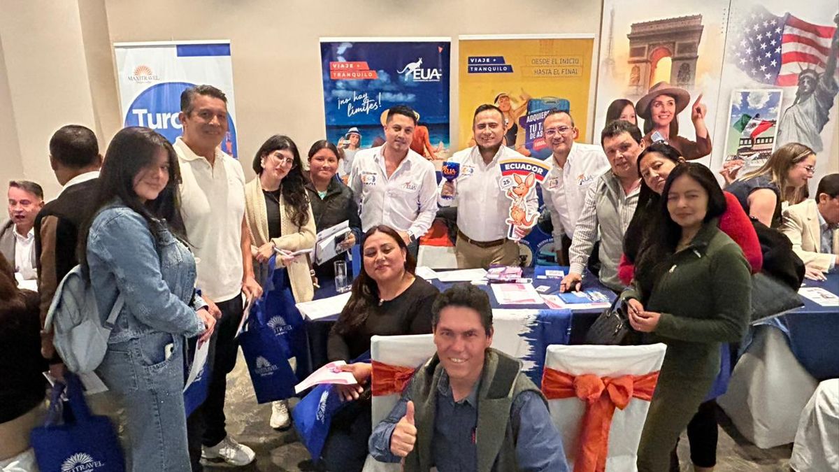 Maxitravel y los expositores entregaron premios a los asistentes, durante la Caravana Workshop 2026, en Quito. 