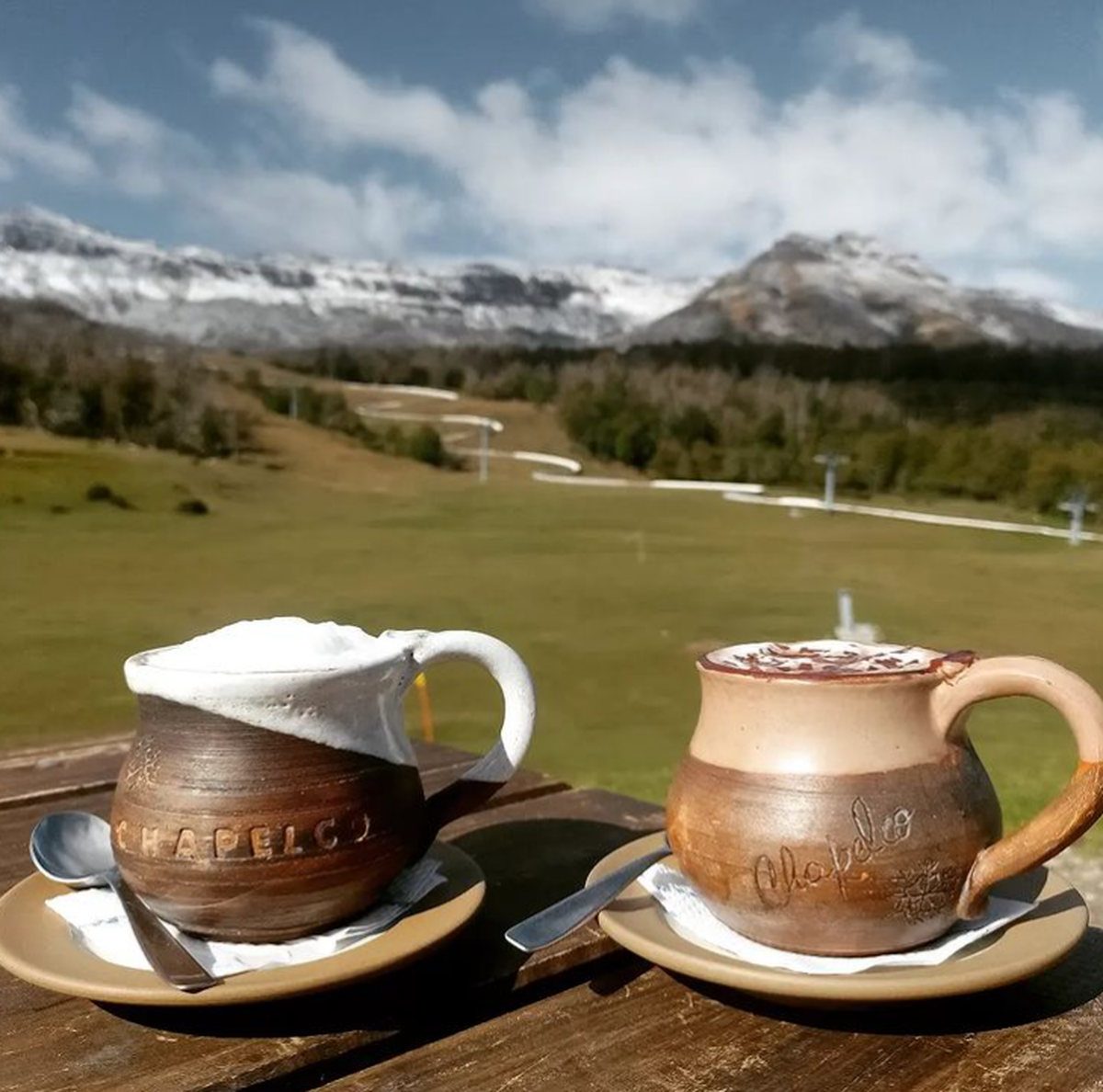 El parador Wenüy de Chapelco sirve deliciosos chocolates y repostería.