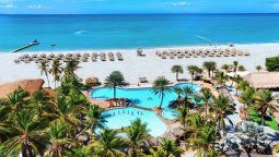 Vacaciones en Venezuela: Isla Margarita albergaPlaya El Agua, Playa Parguito y Playa El Yaque, así como sitios históricos comoel Castillo de San Carlos de Borromeo y la Basílica de Nuestra Señora delValle.&nbsp;
