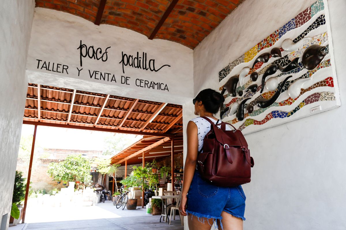 En el taller de Paco Padilla los viajeros pueden descubrir la artesanía mexicana que caracteriza a los Pueblos Mágicos