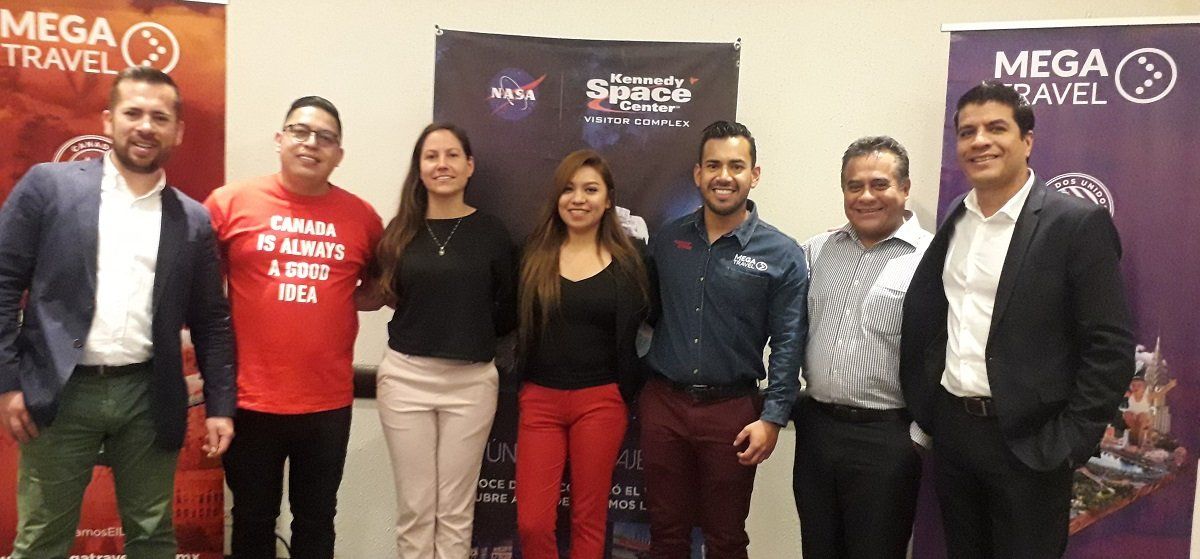 El equipo de Mega Travel.