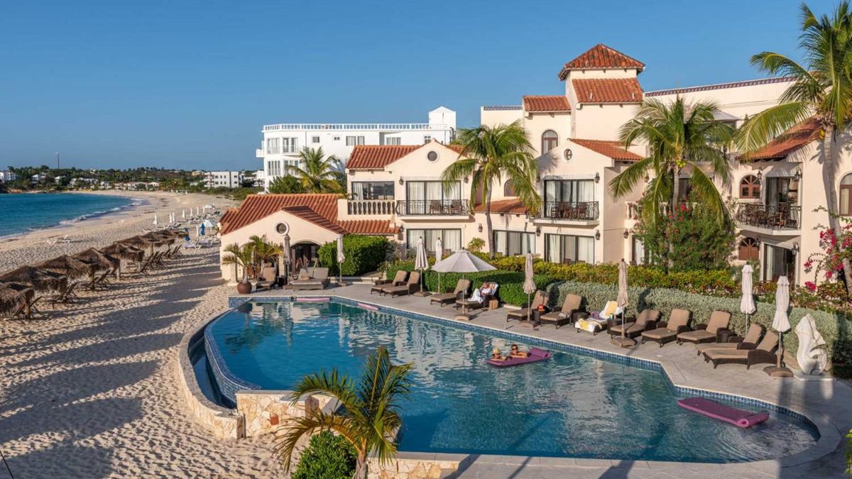 El Frangipani Beach Resort es una de las mejores opciones hoteleras de Anguilla. El Frangipani Beach Resort es una de las mejores opciones hoteleras de Anguilla.