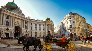 La elegancia, cultura, arte e historia de Viena la convierten en uno de los destinos preferidos de Austria.