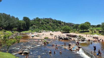 Un pueblito en Córdoba con playas de arena cálida y hermosos paisajes para descansar