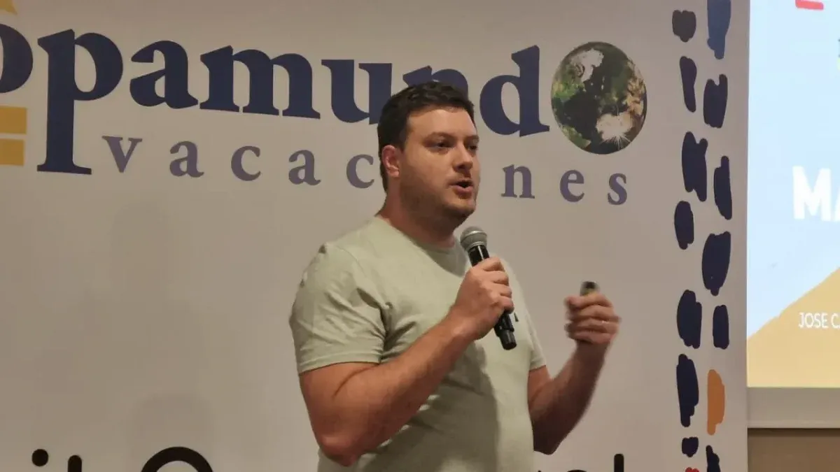 José Carlos Brunetti director de Amaral Turismo de Paraguay, presenta el desarrollo de un producto creativo en la convención de Europamundo.