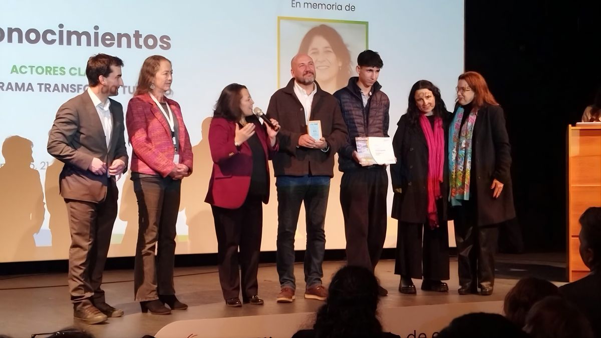 Durante la ceremonia hubo un emotivo homenaje a Javiera Montes. 