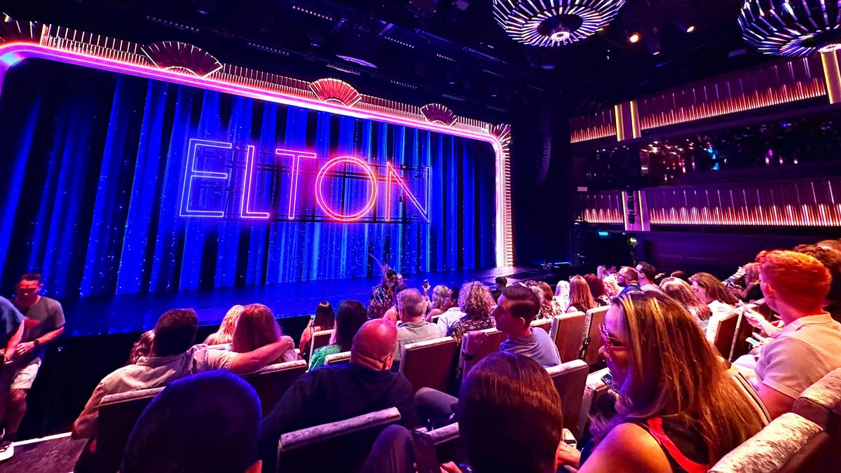 Vistas al espect&aacute;culo de Elton John.