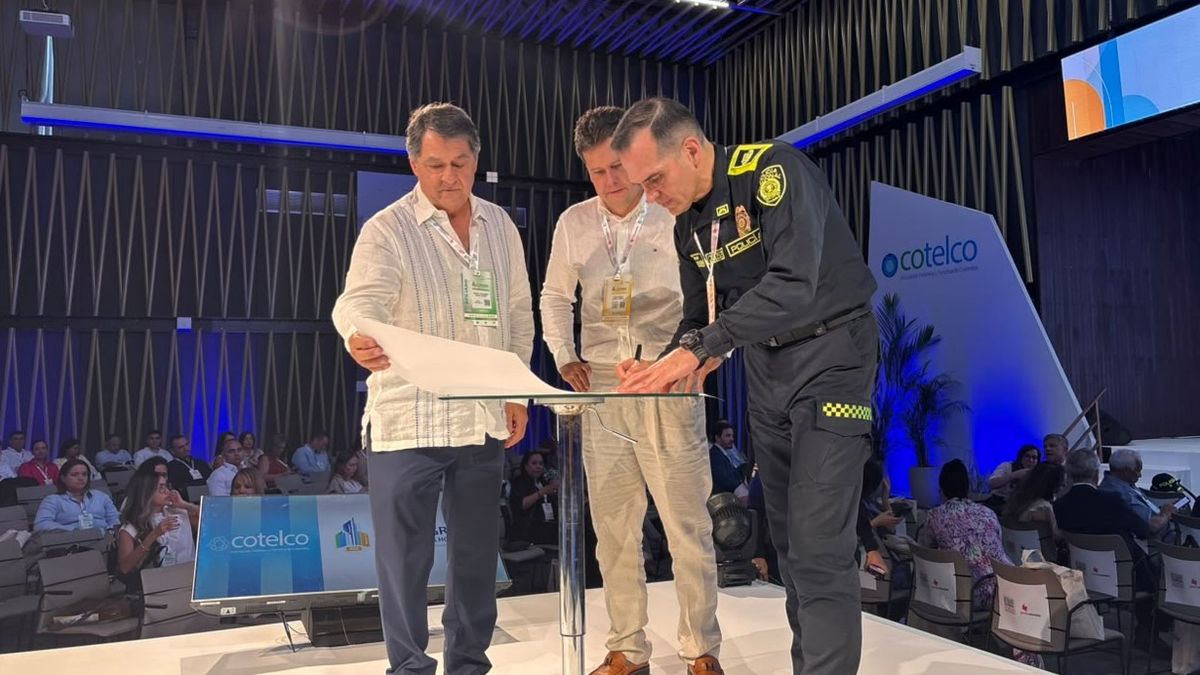 La Policía Nacional y Cotelco consolidaron una alianza estratégica durante el 32.º Congreso Nacional de la Hotelería.