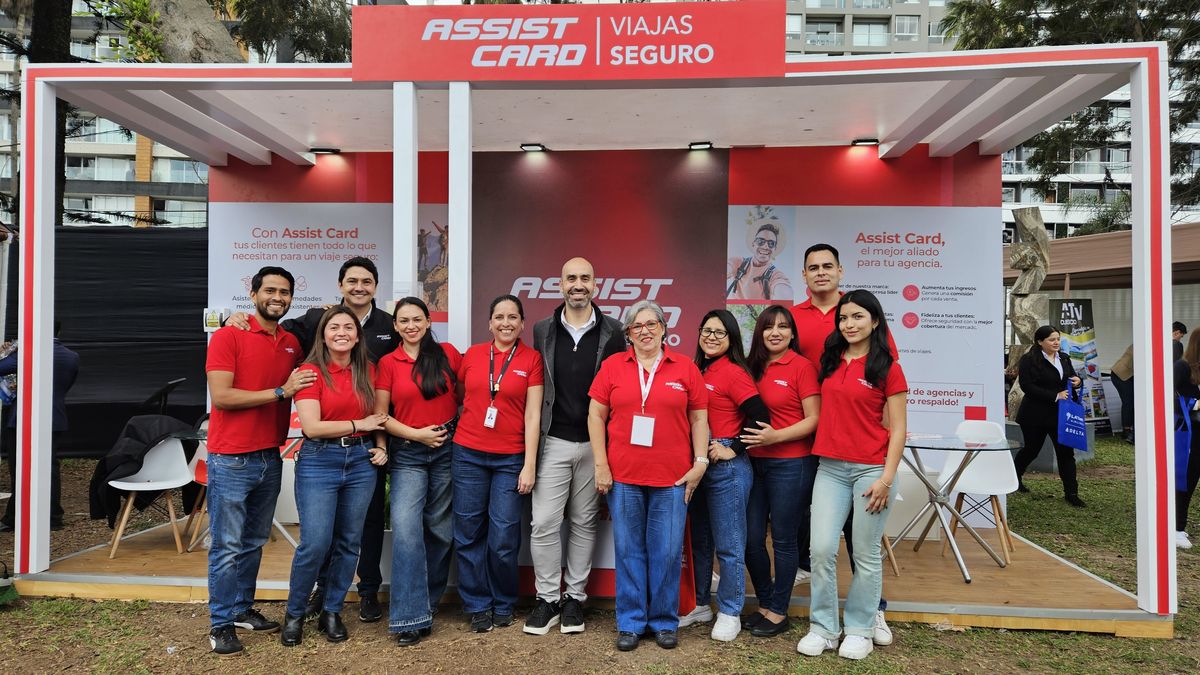 Equipo Perú de Assist Card.