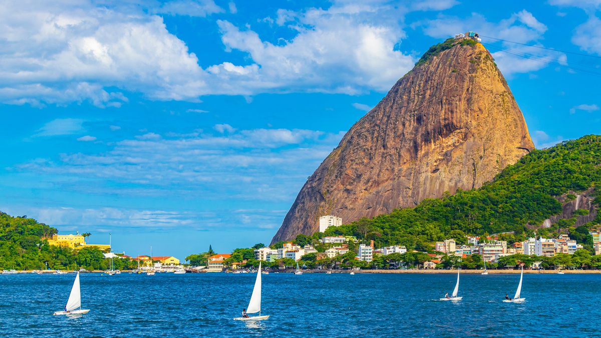 Desde sus playas hasta la selva amazónica, Brasil ofrece una diversidad de paisajes que cautivan a cualquier viajero.