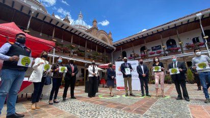 Entrega del Sello Viaje Seguro de WTTC a Cuenca con presencia de autoridades locales y del sector turístico