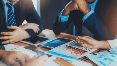 Fenalco advierte reducción de personal en las empresas por aumento del salario mínimo.