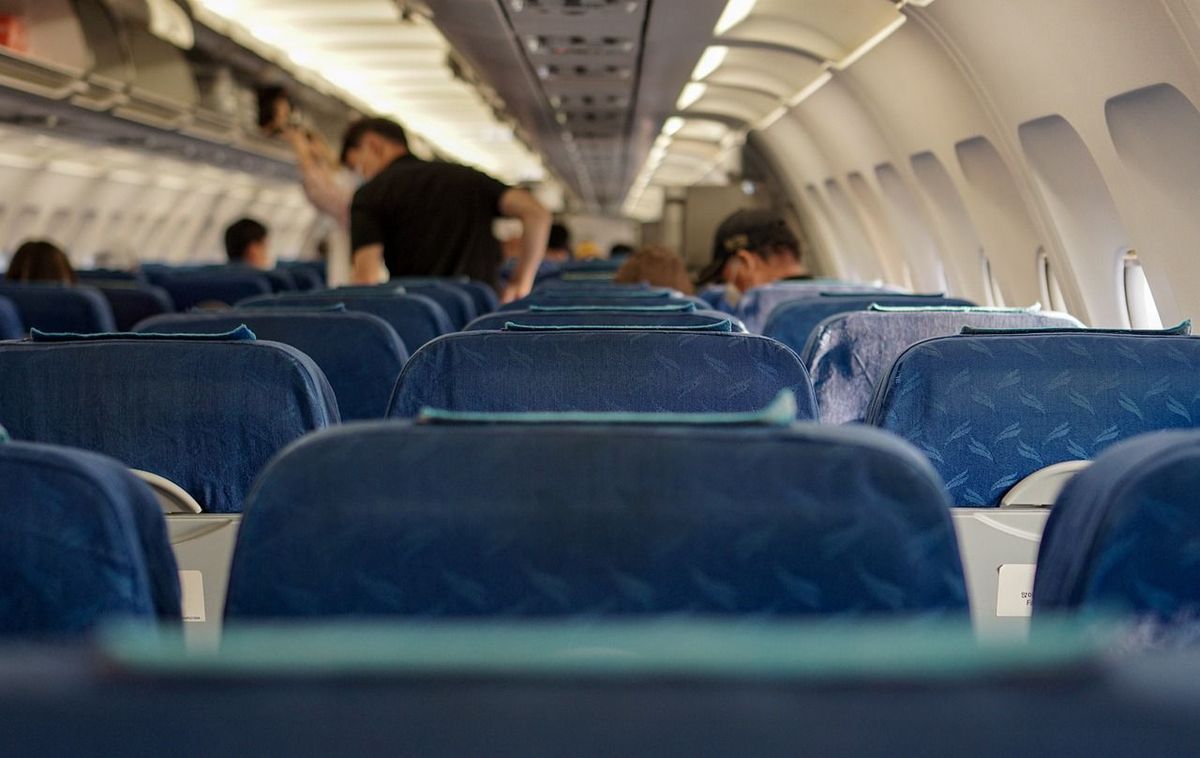 Durante 2024 las aerolíneas nacionales presentaron el 90% de los reclamos ante el Sernac, siendo retrasos o cancelaciones de vuelos las más comunes. - Ladevi Medios y Soluciones Durante 2024 las aerolíneas nacionales presentaron el 90% de los reclamos ante el Sernac, siendo retrasos o cancelaciones de vuelos las más comunes.