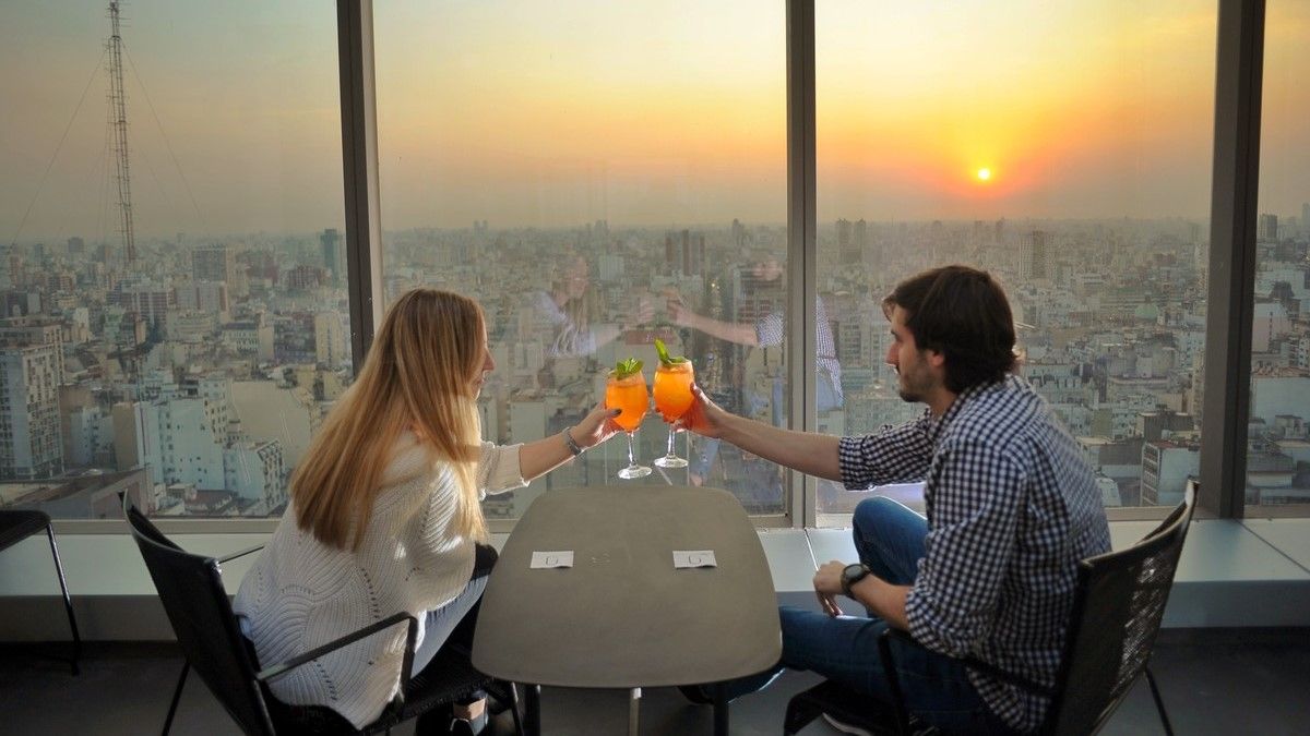 Olympo Sky Bar, uno de los bares en altura mas sofisticados del Río de la Plata,