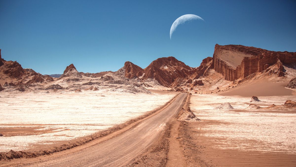 Valle de La Muerte, también conocido como valle de Marte, está en medio de la Cordillera de la Sal, a tan solo 2 kilómetros de San Pedro de Atacama.