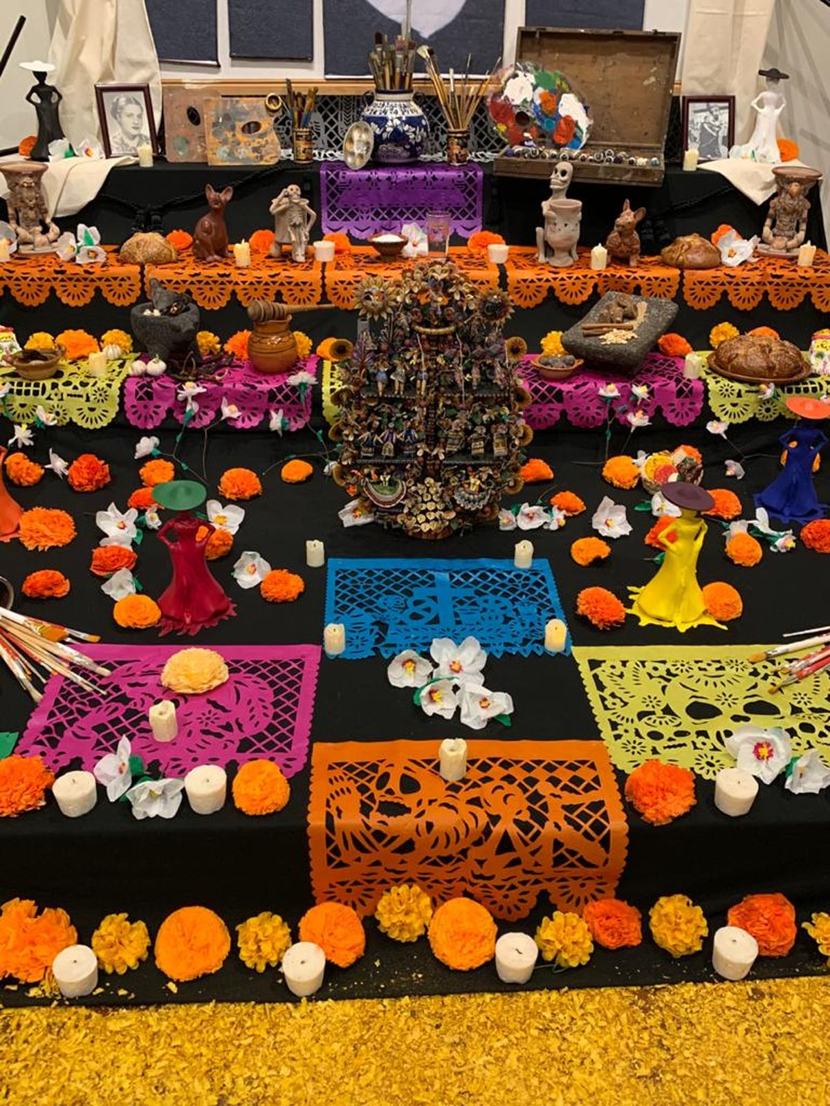 Actividades culturales destacan en el programa de Día de Muertos del barrio San Ángel de Ciudad de México.