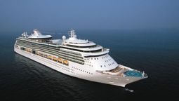 En su recorrido de nueve meses, arribó el crucero Serenade of the Seas, de Royal Caribbean a Callao.