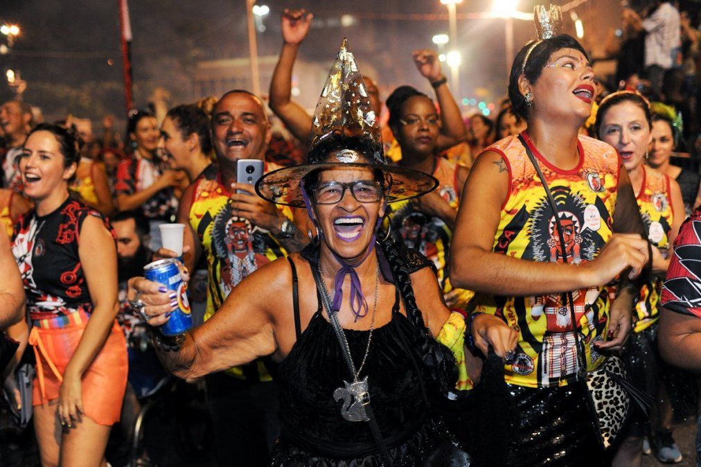 Este año el Carnaval de Río podría romper el récord de visitantes. - Ladevi Medios y Soluciones Este año el Carnaval de Río podría romper el récord de visitantes.
