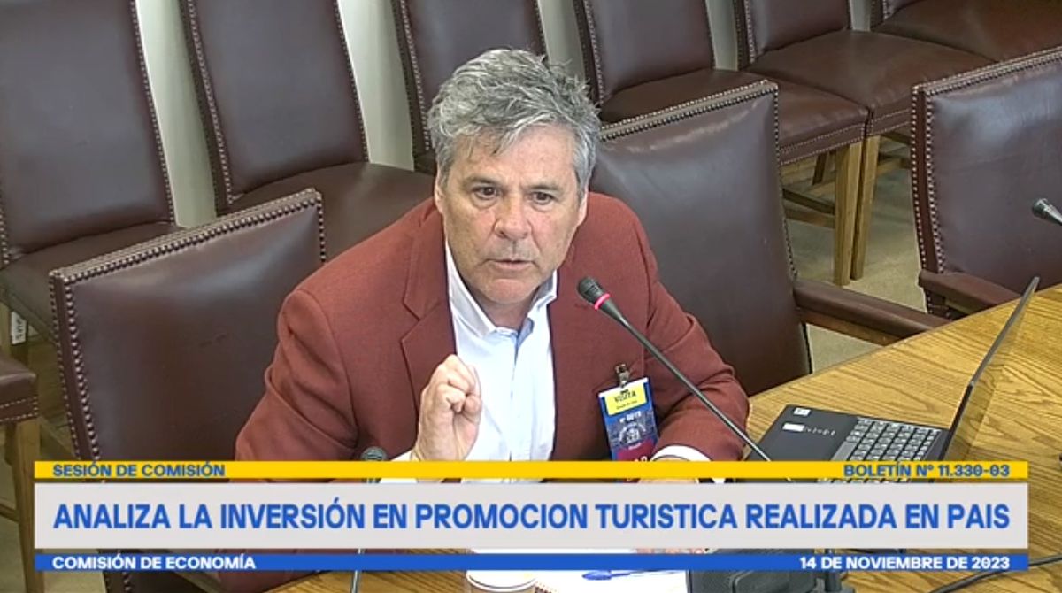 Jaime Guazzini, presidente de Fedetur, frente a la Comisión de Economía del Senado. - Ladevi Medios y Soluciones Jaime Guazzini, presidente de Fedetur, frente a la Comisión de Economía del Senado.