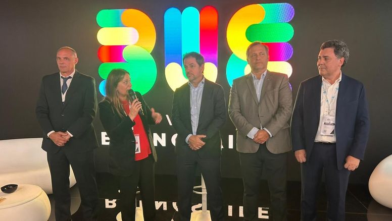 Carlos Solanet (La Rural), Karina Perticone (Visit Buenos Aires), Valentín Díaz Gilligan (Ente de Turismo de la ciudad de Buenos Aires), Daniel Prieto (AHRCC) y Martín Zanone (Aviabue).