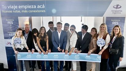 Con el tradicional corte de cinta, JetSmart dejó oficialmente inaugurada la ruta Buenos Aires-Resistencia.